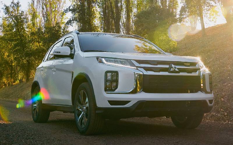 Exploring the 2024 Mitsubishi Outlander Sport near Detroit MI